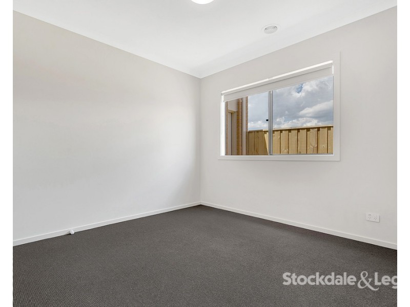 35 Lokeport Parkway, Mickleham VIC 3064