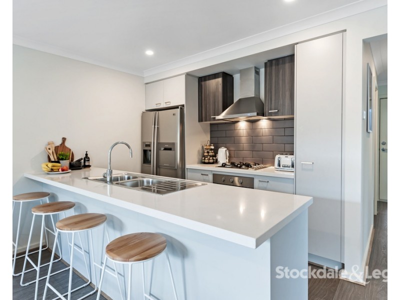 32 Reveille Way, Mickleham VIC 3064