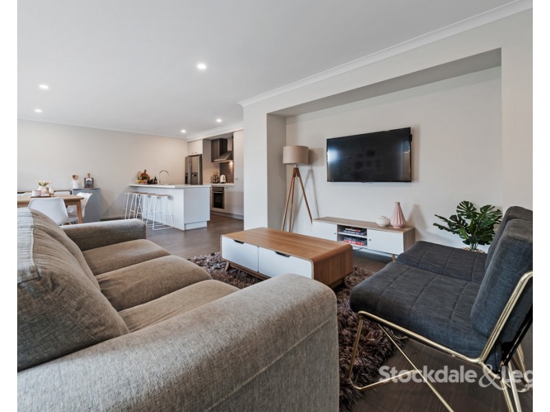 32 Reveille Way, Mickleham VIC 3064