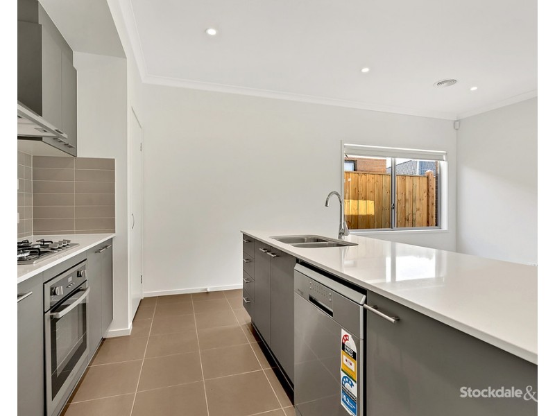 17 Vere Way, Mickleham VIC 3064