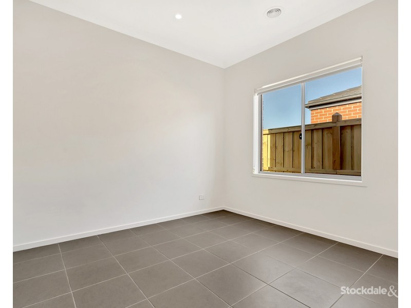 17 Vere Way, Mickleham VIC 3064