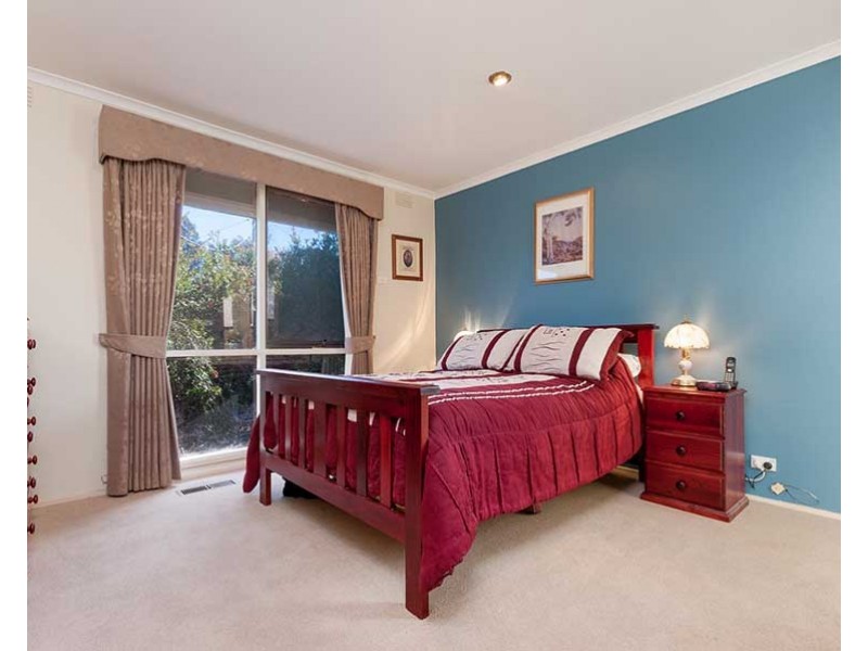 4 Grinstead Court, Craigieburn VIC 3064