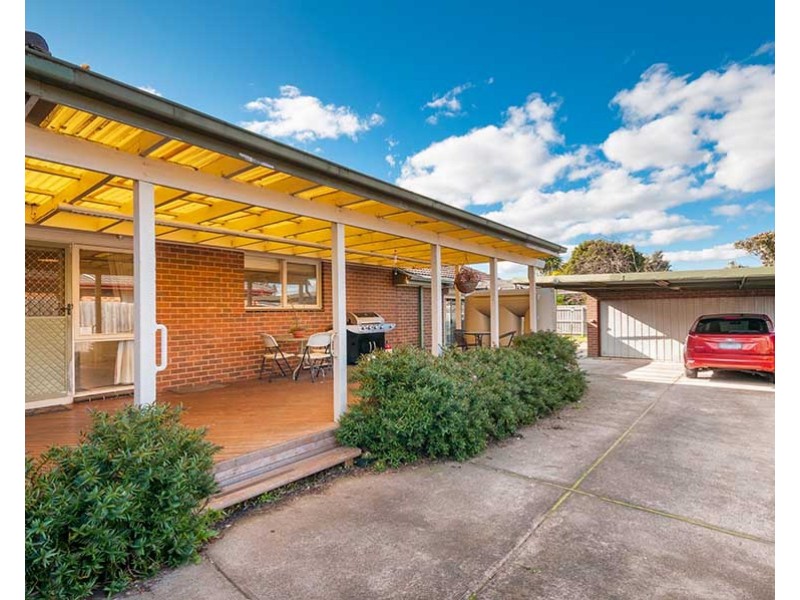 4 Grinstead Court, Craigieburn VIC 3064