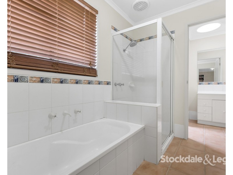 24 Kooyong Way, Craigieburn VIC 3064