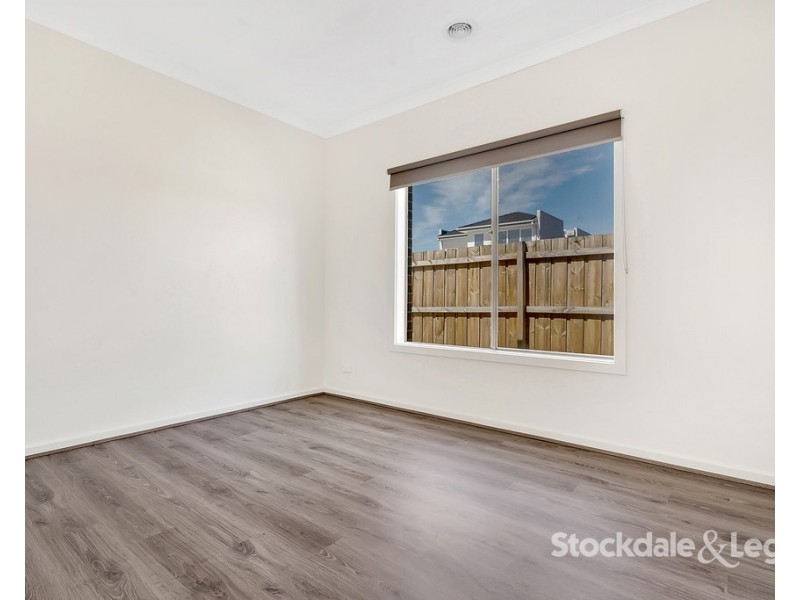 63 Hollywood Drive, Roxburgh Park VIC 3064