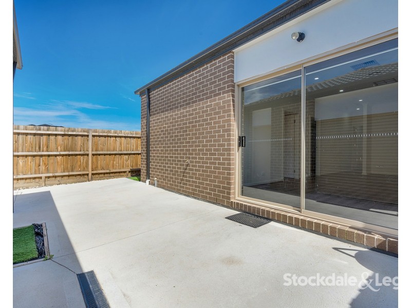 63 Hollywood Drive, Roxburgh Park VIC 3064