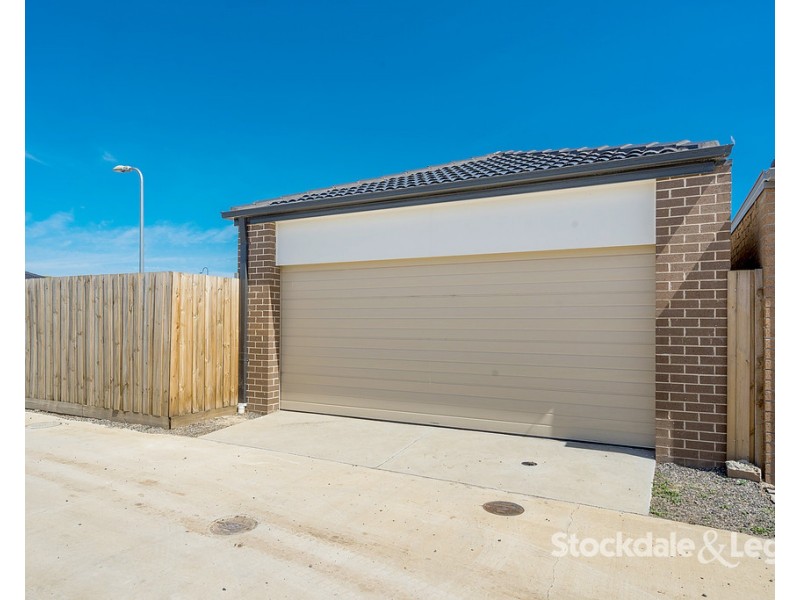 63 Hollywood Drive, Roxburgh Park VIC 3064