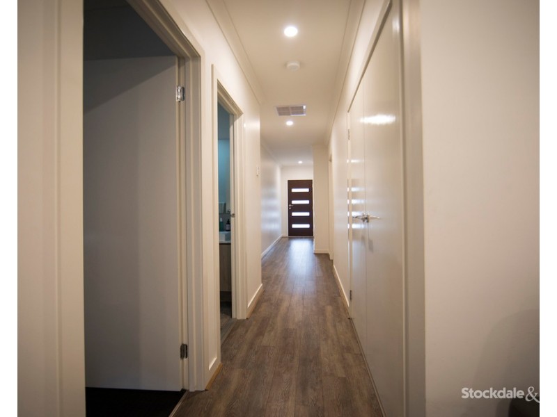 4 Latchford Drive, Mickleham VIC 3064