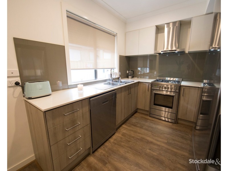 4 Latchford Drive, Mickleham VIC 3064