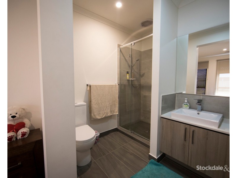 4 Latchford Drive, Mickleham VIC 3064