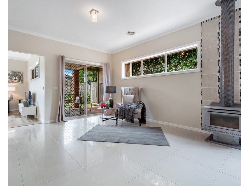 16 Glengarry Place, Craigieburn VIC 3064