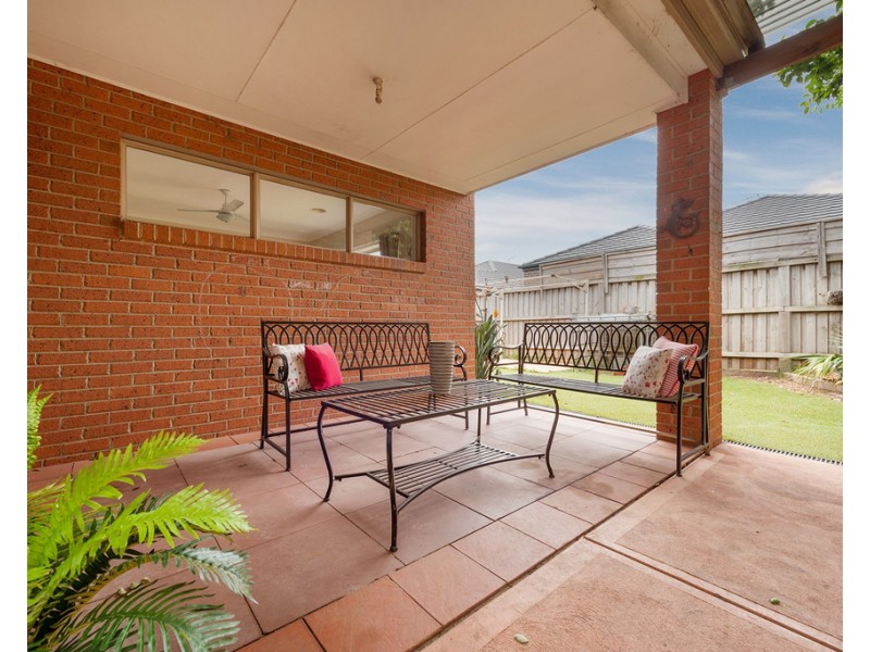 16 Glengarry Place, Craigieburn VIC 3064