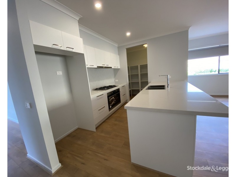 34 Maiden Drive, Sunbury VIC 3429