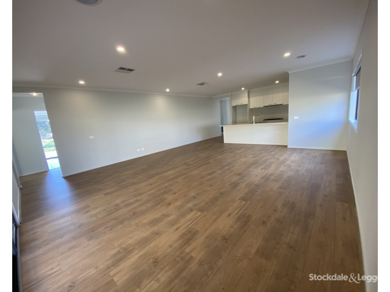 34 Maiden Drive, Sunbury VIC 3429