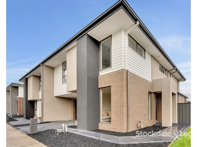 17 Scolopia Street, Craigieburn VIC 3064