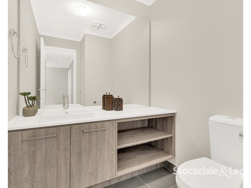 17 Scolopia Street, Craigieburn VIC 3064