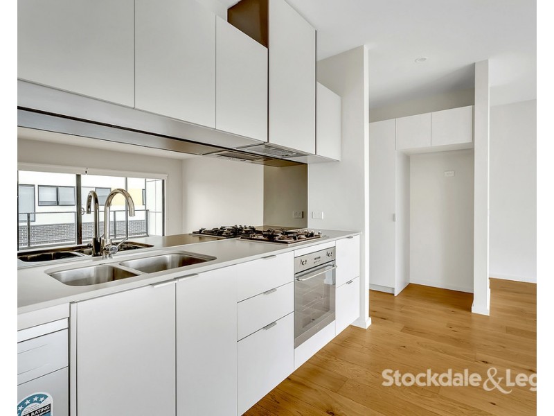 2 Poble Walk, Avondale Heights VIC 3034