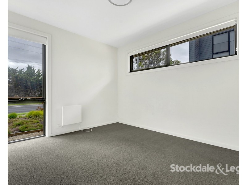 2 Poble Walk, Avondale Heights VIC 3034