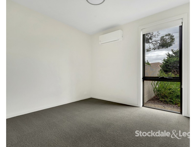 2 Poble Walk, Avondale Heights VIC 3034