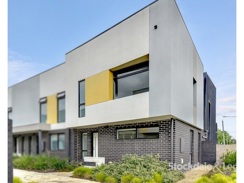 2 Poble Walk, Avondale Heights VIC 3034