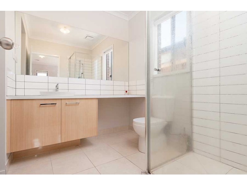 10 Honeydew Street, Mickleham VIC 3064