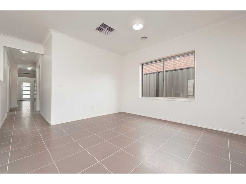 12 Violet Place, Craigieburn VIC 3064