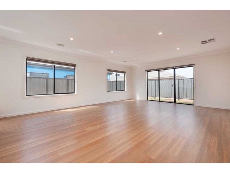 36 Bluebell Drive, Craigieburn VIC 3064