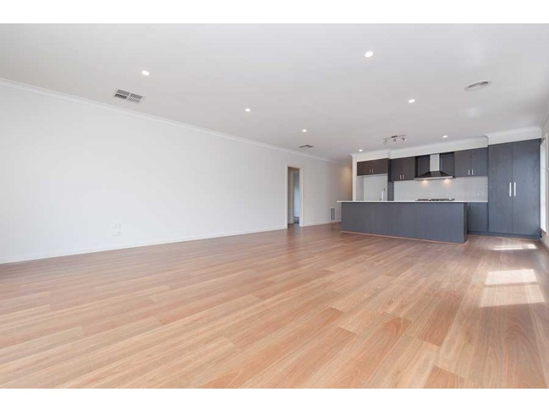 36 Bluebell Drive, Craigieburn VIC 3064