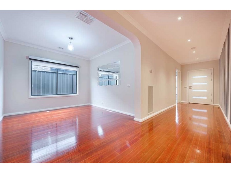 12 Viewside Cres, Craigieburn VIC 3064