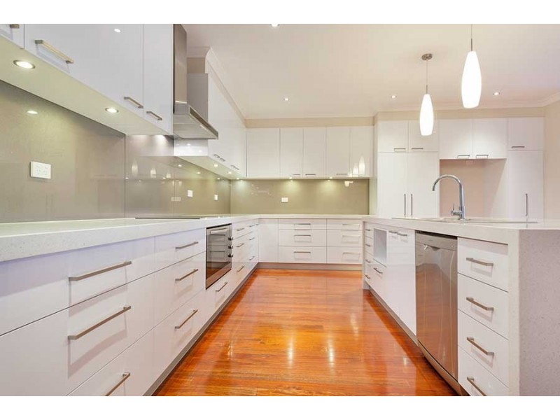 12 Viewside Cres, Craigieburn VIC 3064