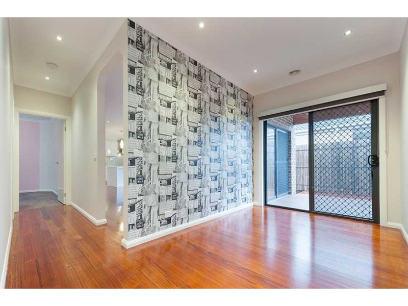 12 Viewside Cres, Craigieburn VIC 3064