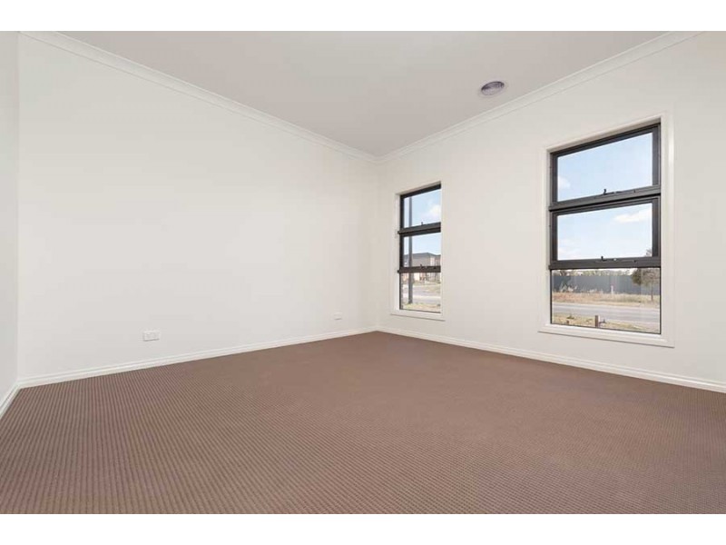 465 Grand Blvd, Craigieburn VIC 3064