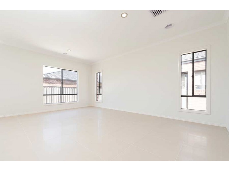 465 Grand Blvd, Craigieburn VIC 3064