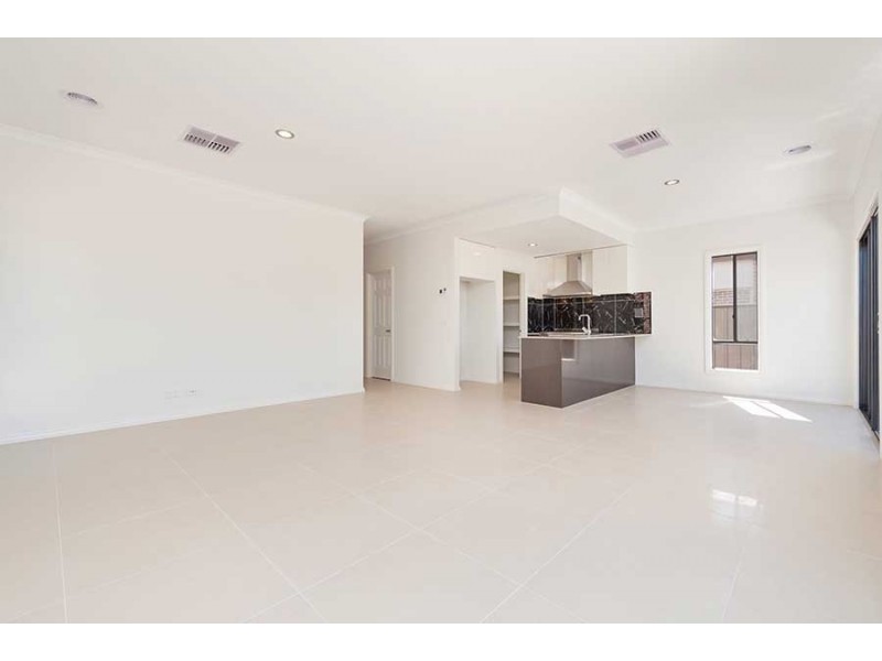 465 Grand Blvd, Craigieburn VIC 3064