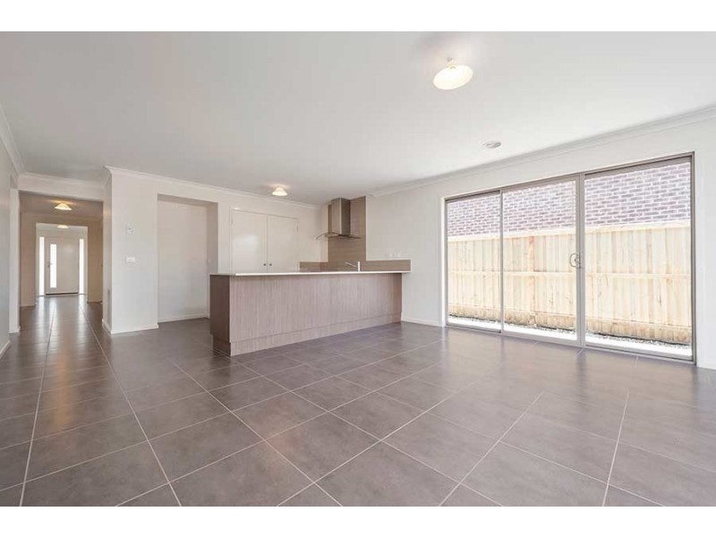 19 Revielle Way, Mickleham VIC 3064