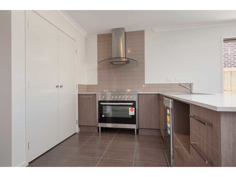 19 Revielle Way, Mickleham VIC 3064