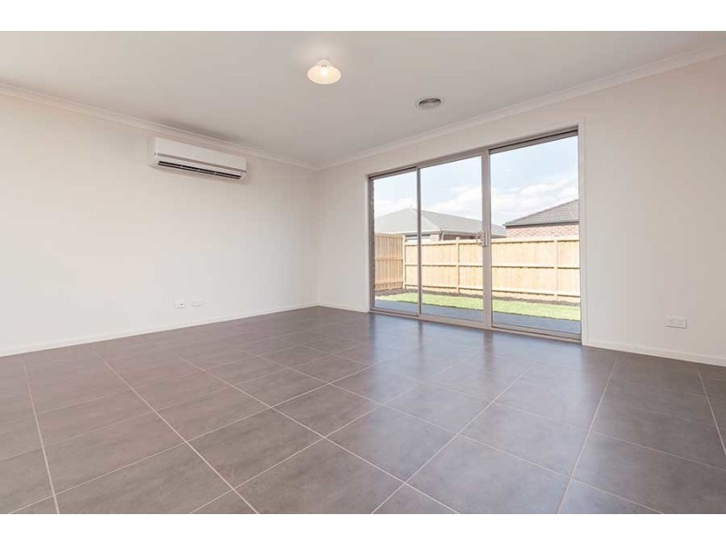 19 Revielle Way, Mickleham VIC 3064