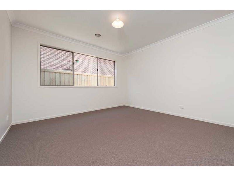 19 Revielle Way, Mickleham VIC 3064