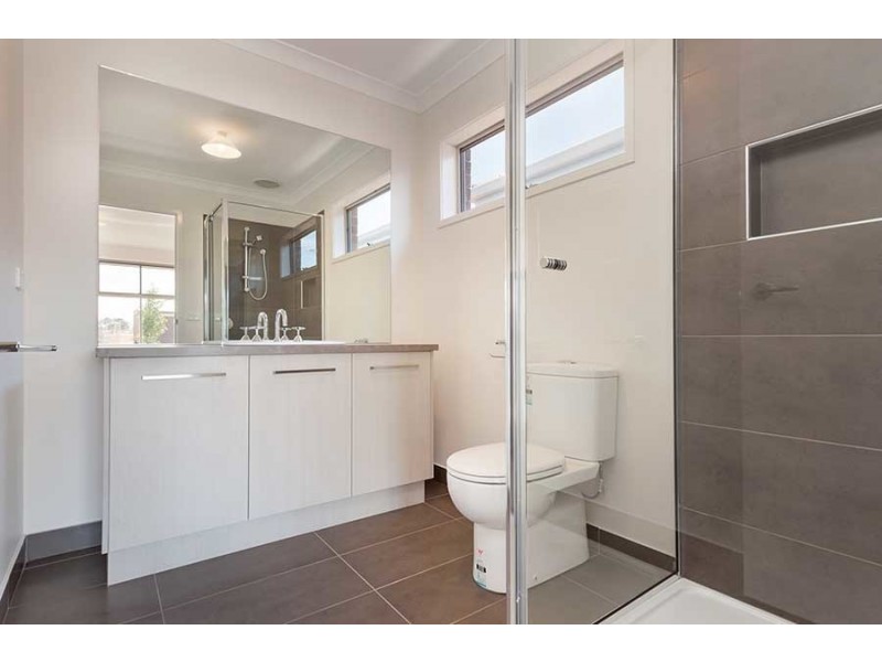 19 Revielle Way, Mickleham VIC 3064