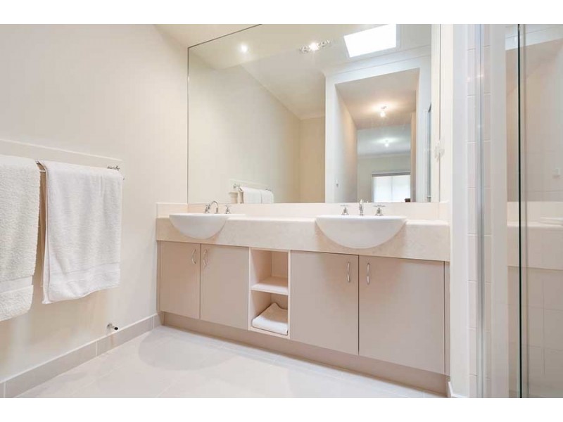 5 Kelso Street, Craigieburn VIC 3064