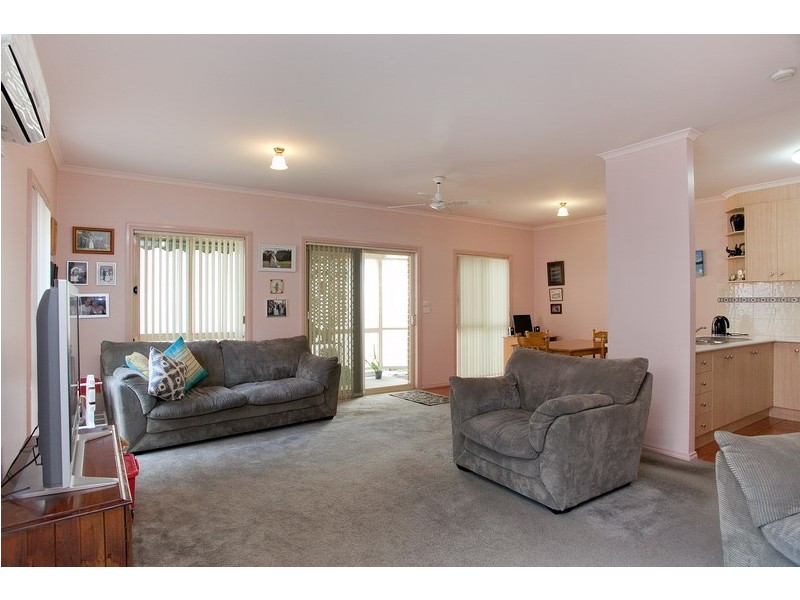 10 Castlebury Place, Craigieburn VIC 3064