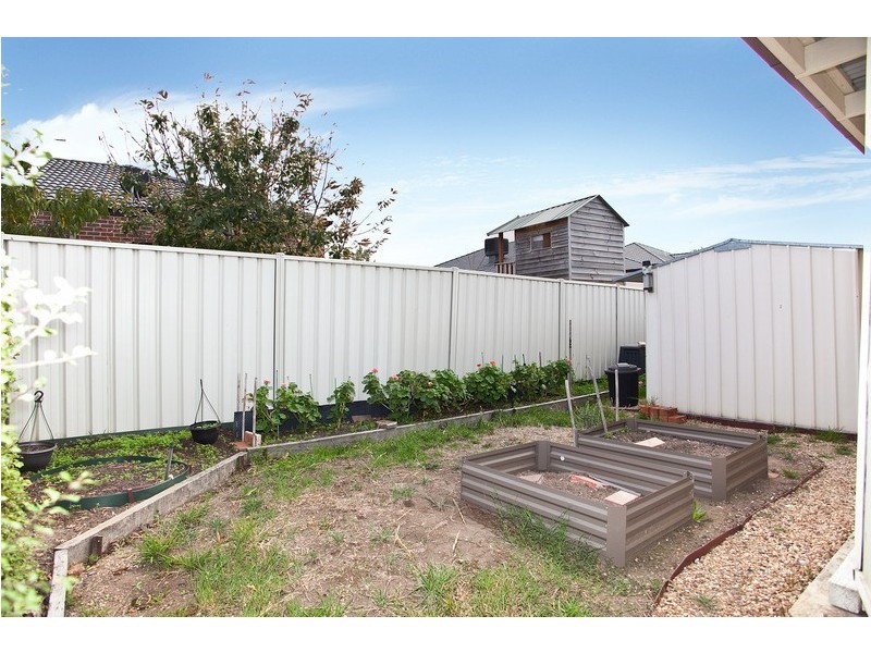 10 Castlebury Place, Craigieburn VIC 3064