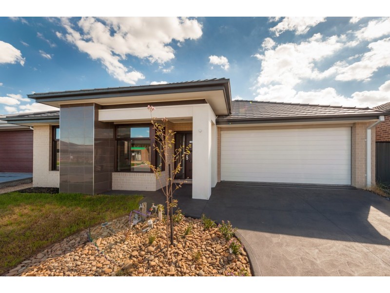 7 Scoria Circuit, Craigieburn VIC 3064