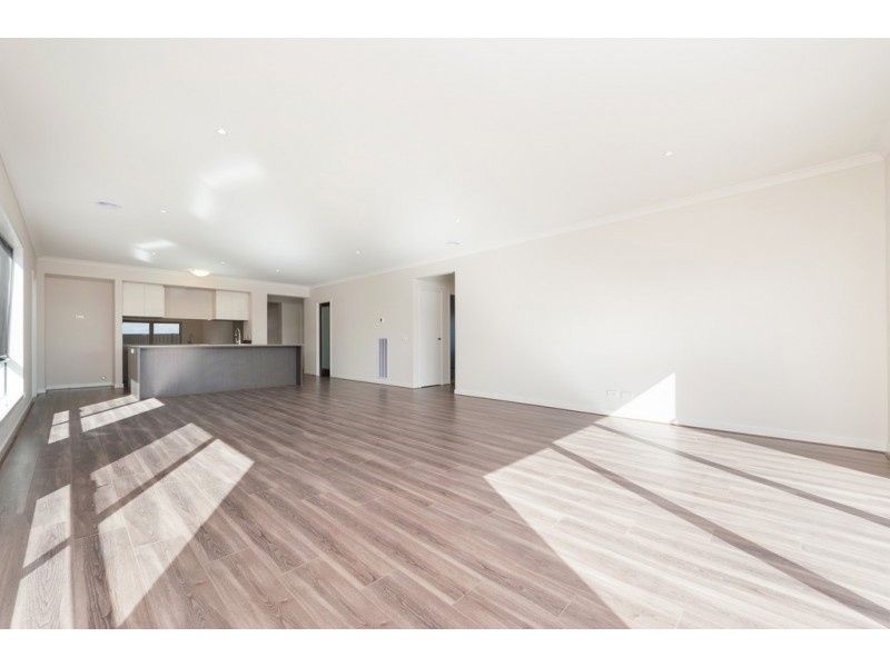 7 Scoria Circuit, Craigieburn VIC 3064