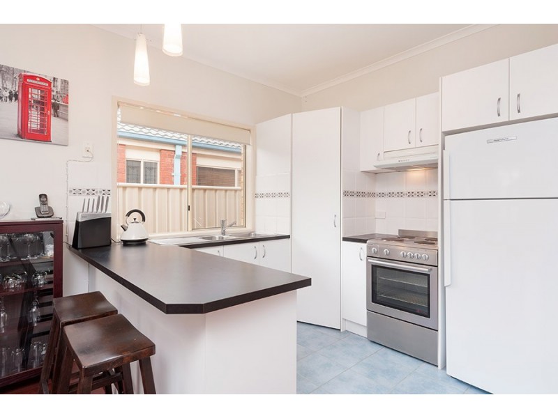 15 Crossdale Green, Craigieburn VIC 3064