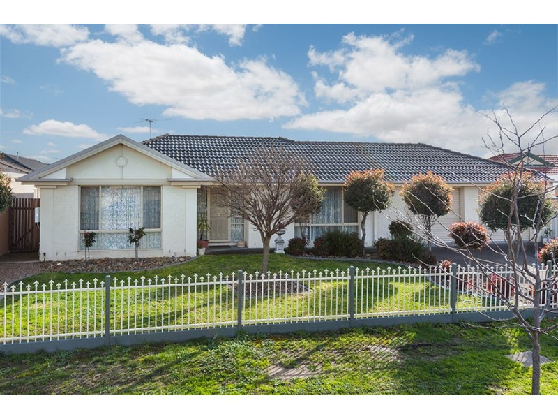 30 Mulberry Pass, Craigieburn VIC 3064