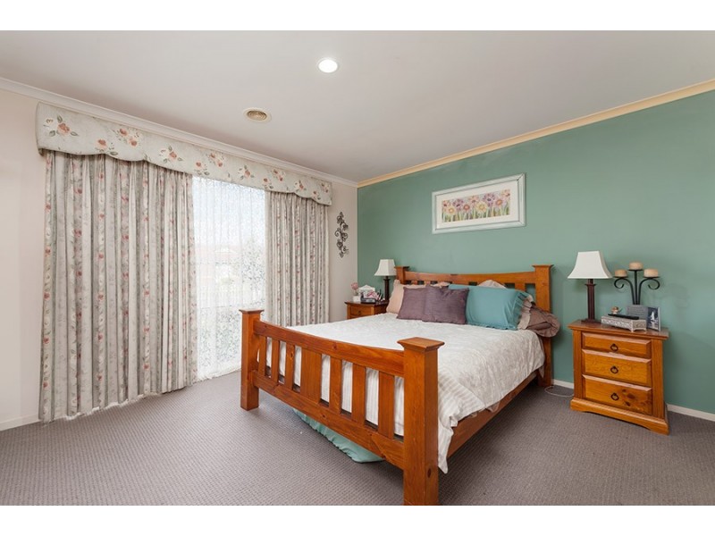 30 Mulberry Pass, Craigieburn VIC 3064