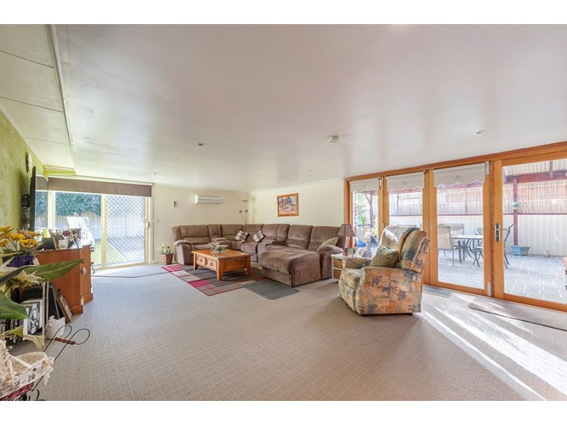 30 Mulberry Pass, Craigieburn VIC 3064