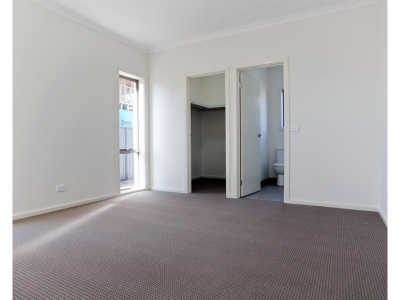 264 Newbury Blvd, Craigieburn VIC 3064