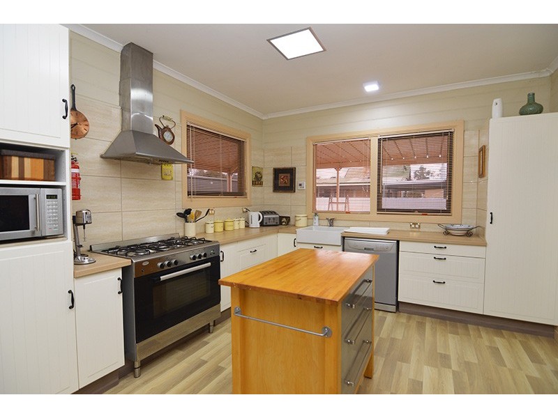 27 Thirteenth Street, Mildura VIC 3500